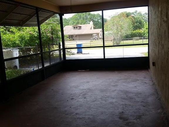 4th image of 5521 NW 76th Pl
