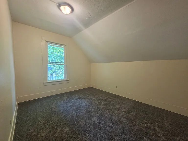 242 W Highland Ave — Photo 7