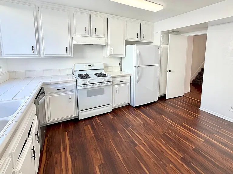 5420 Lindley Ave #21 — Photo 2
