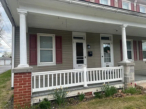 226 E High St Photo 1