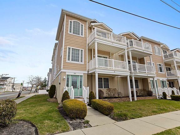 4th image of 301 E Bennett Ave #B