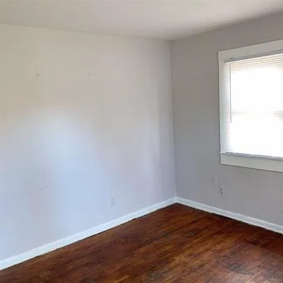 707 Sylvia St — Photo 6