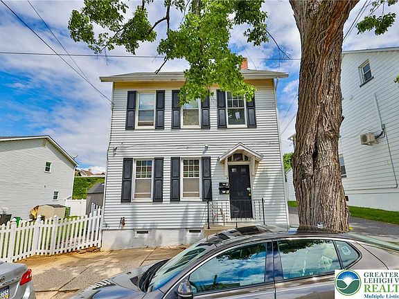 4th image of 820 N New St