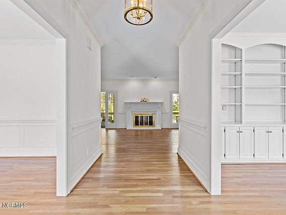 4th image of 2306 Autumn Chase Ct