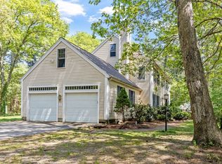 8 Johnson Dr, Lakeville, MA 02347