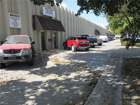 3rd image of 7246 NW 66th St #103