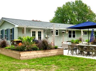 2040 Oak Dr, Trumbauersville, PA 18970