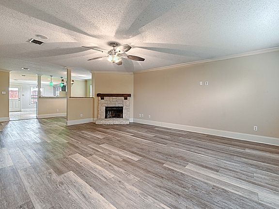 5th image of 2205 White Pine Dr