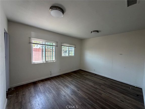 4th image of 10515 S Firmona