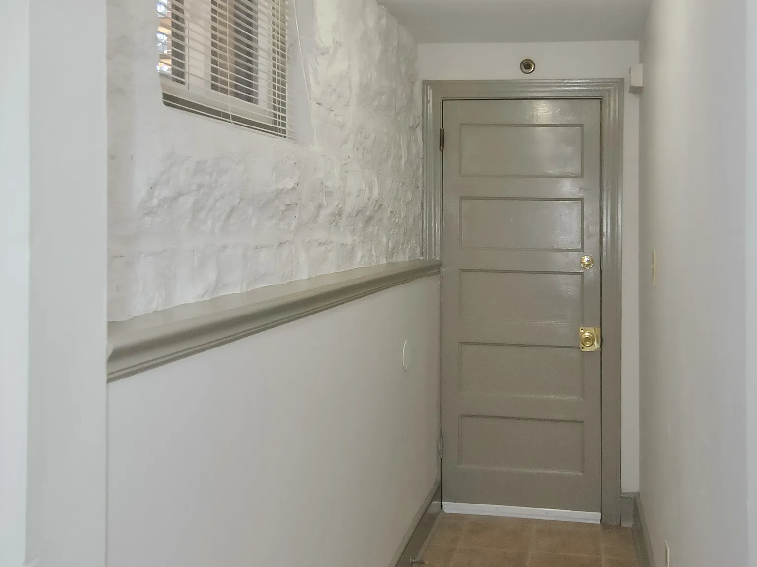 Studio, $749 — Photo 4