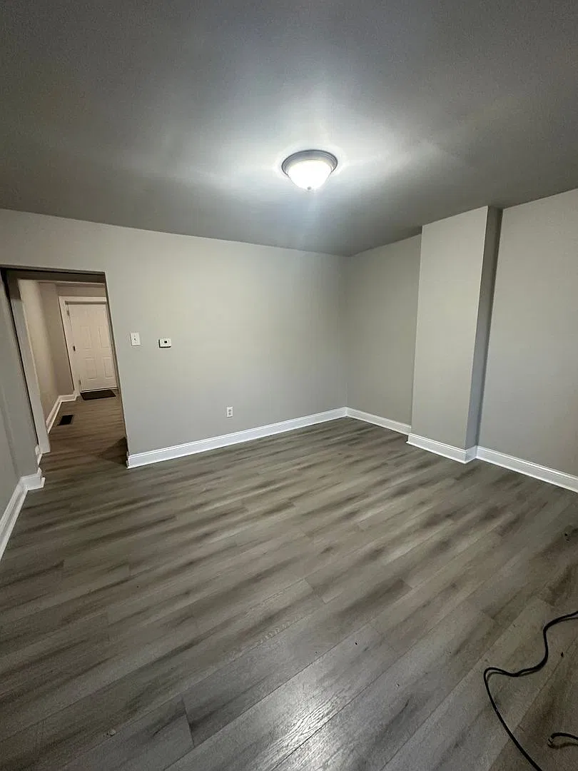 Newly Renovated 2 Bed/1 Bath Row Home — Photo 2
