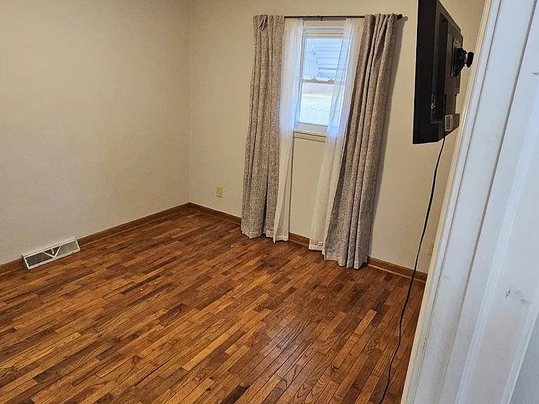 13911 Watkins Rd — Photo 21