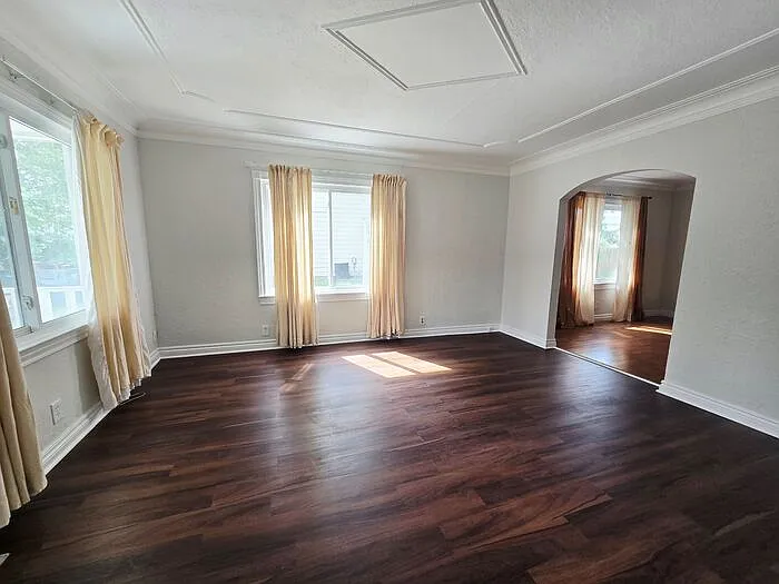 1037 Birchwood Ave — Photo 13