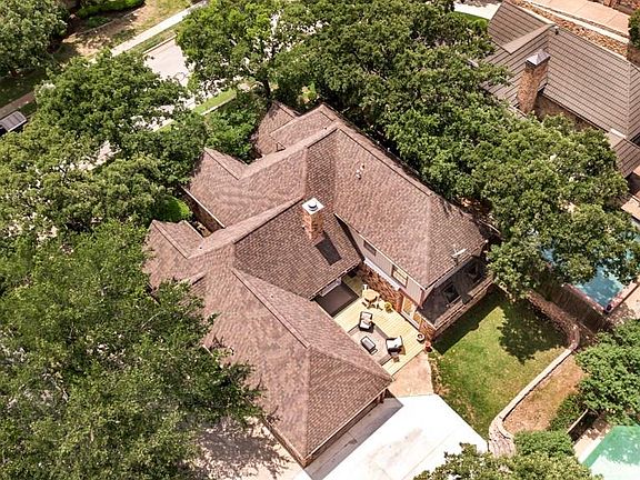 3rd image of 829 Shady Lake Dr