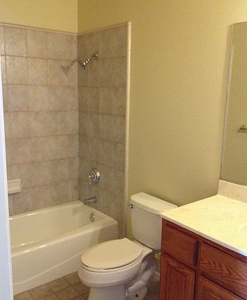 5th image of 920 Steinbeck Dr