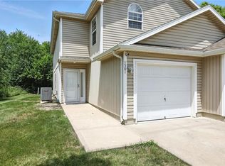 1501 SW Shelby Dr, Lees Summit, MO 64081