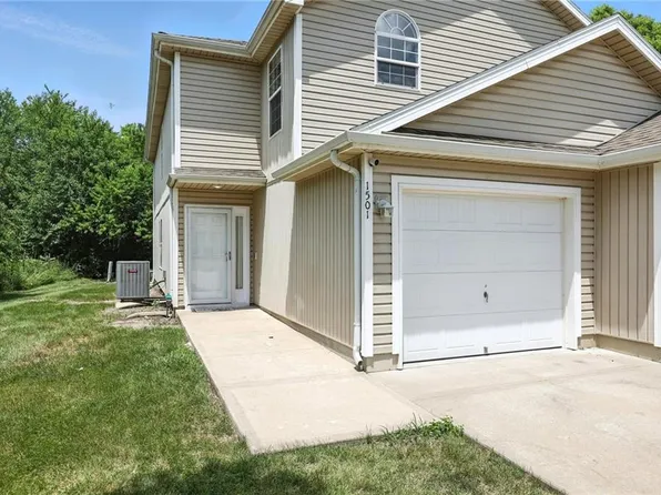1501 SW Shelby Dr, Lees Summit, MO 64081