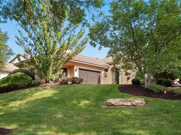 3240 W 138th Ter, Leawood, KS 66224