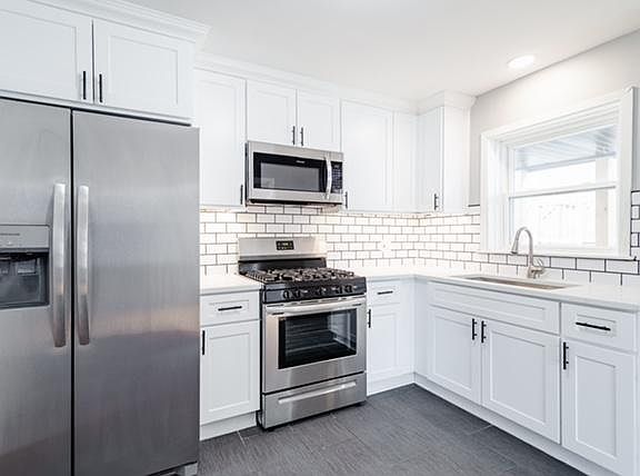 3rd image of 1311 N Lawndale Ave #2