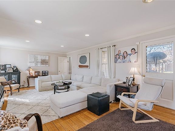 5th image of 26301 Annesley Rd