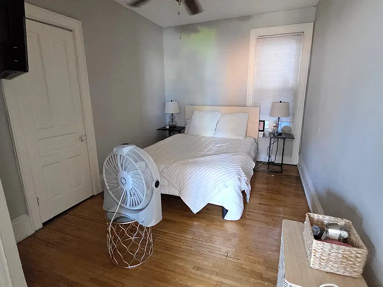 2313 E Webster Pl #6 — Photo 6