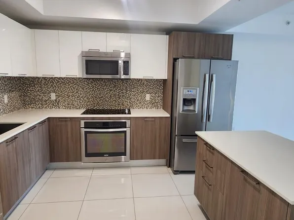 5300 Paseo Dr, Doral, FL