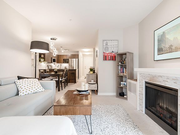 5th image of 4799 Brentwood Dr #201