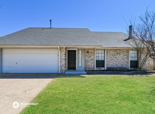 10112 Southridge Dr, Oklahoma City, OK 73159