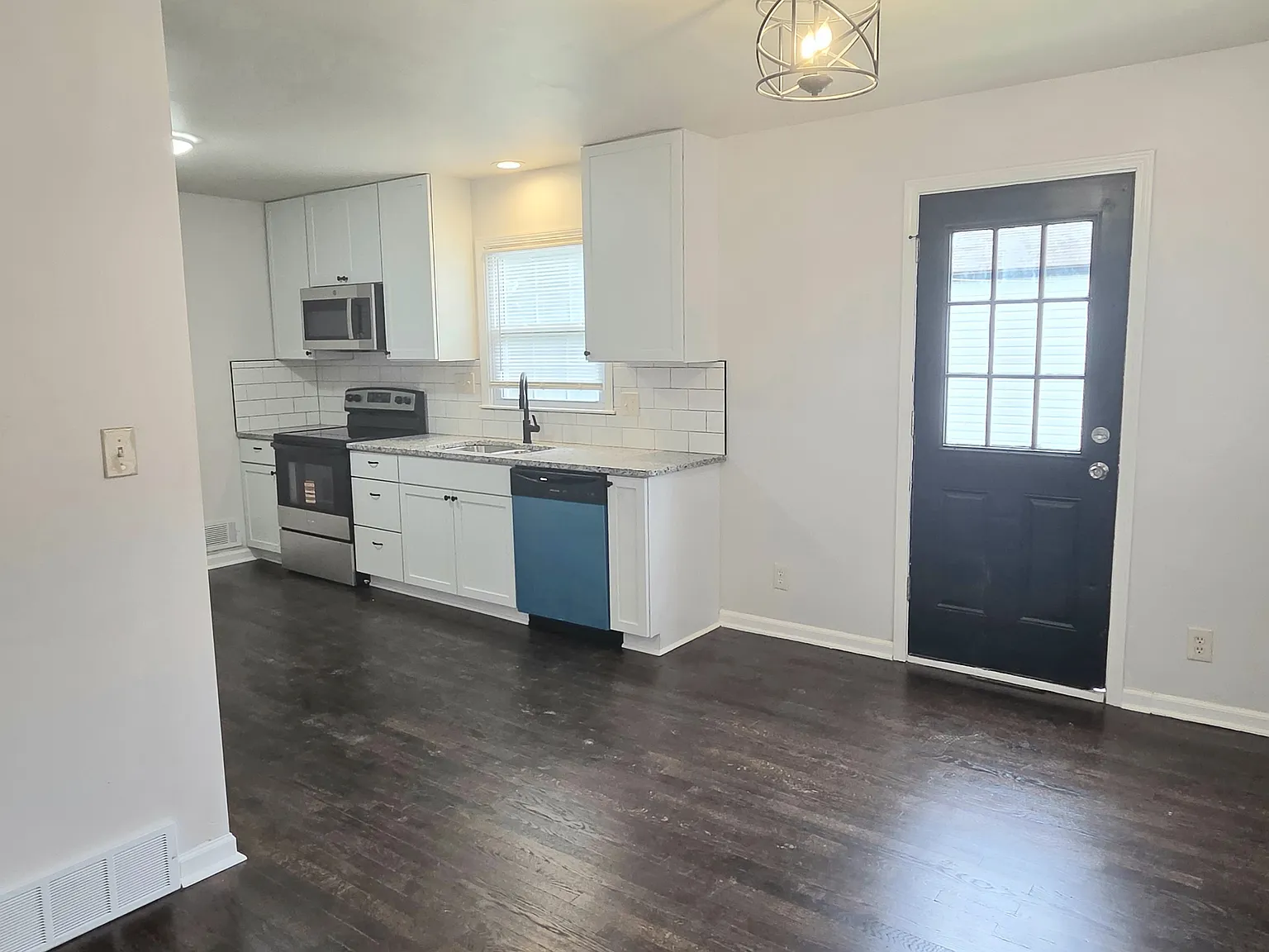4 bed, 1600 sqft, $1,850 — Photo 4