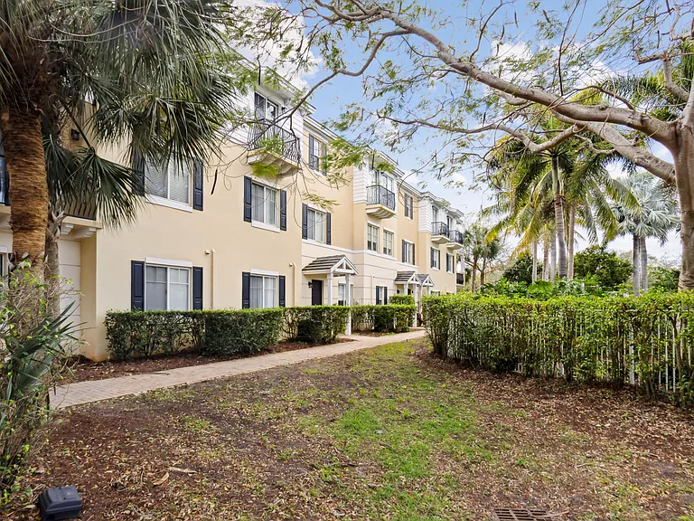 3655 NW 5th Ter — Photo 30