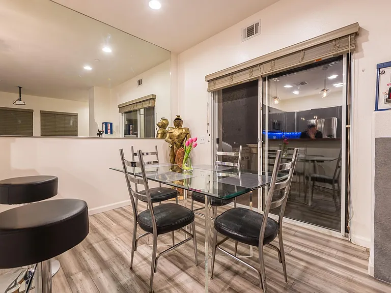 28 Sobrante — Photo 9