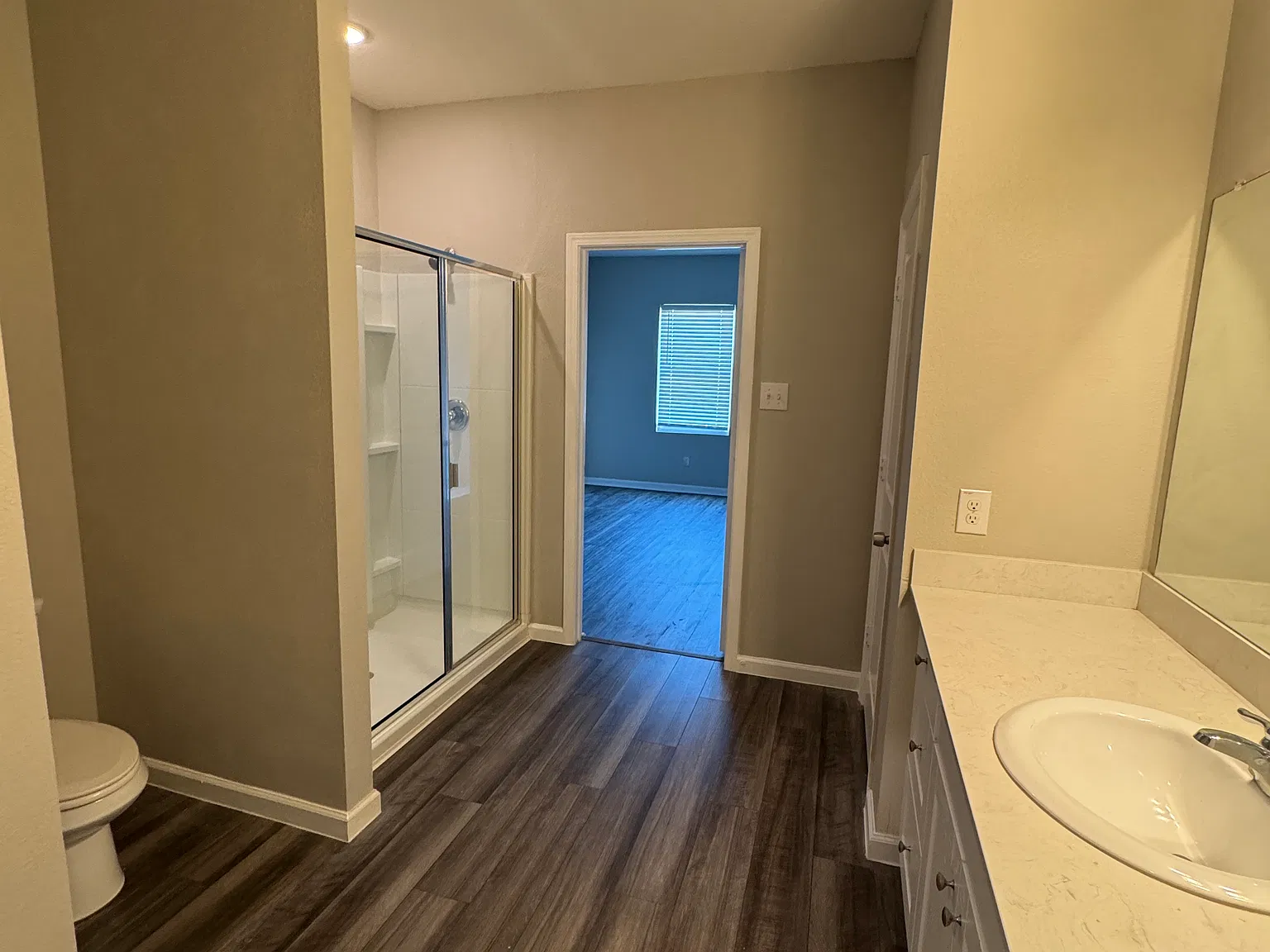 4 bed, 1827 sqft, $2,350 — Photo 4
