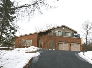 24902 W Middle Fork Rd, Barrington, IL 60010