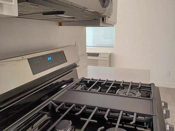 3rd image of 1311 N Broadway APT 102