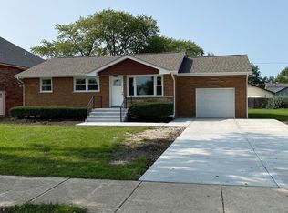 8220 Laramie Ave, Burbank, IL