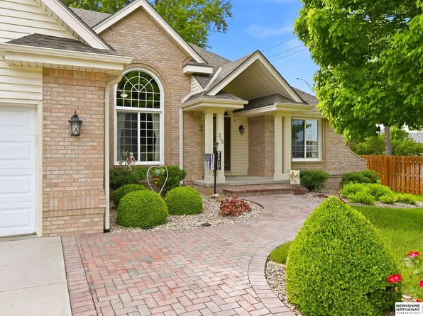 300 S Fillmore St, Papillion, NE 68046