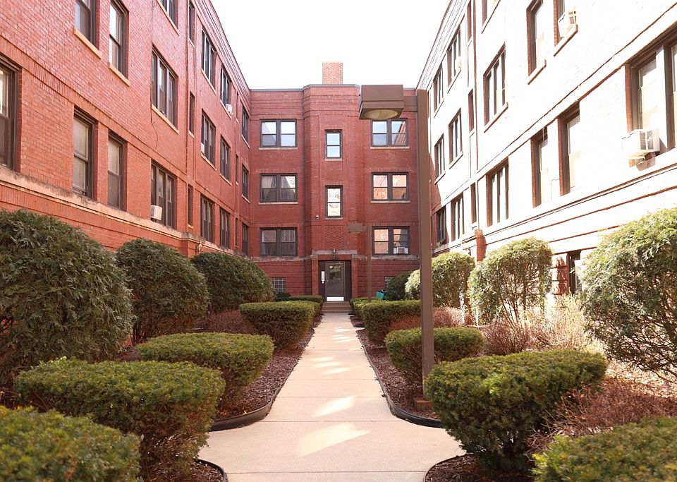 1st image of 5748 N Winthrop Ave #103