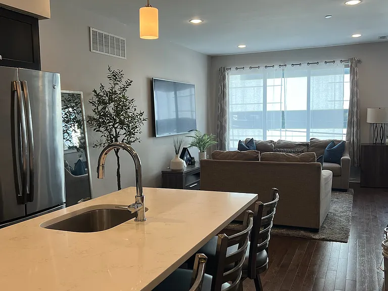 148 W Wildey St #2 — Photo 6