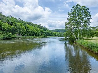 6 Old Boyers Ferry Rd, Galax, VA 24333