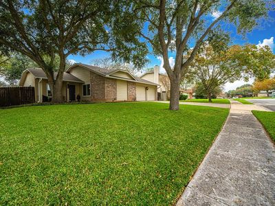 376 Wagon Xing, Universal City, TX, 78148