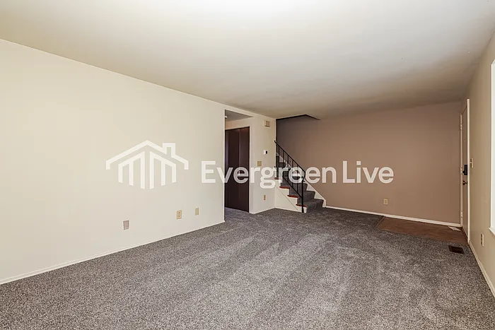 7592 Mount Hood Dr — Photo 4