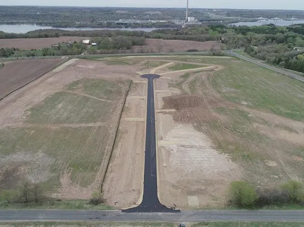 291 Valley Estates Ct, Hudson, WI 54016