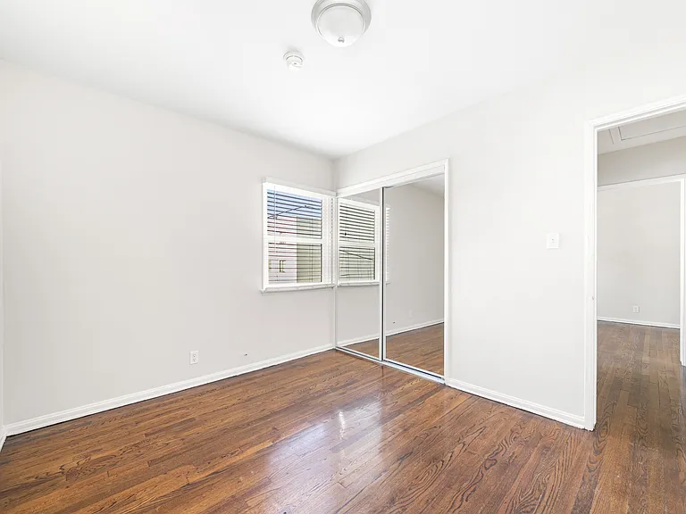 11218 Morrison St #6 — Photo 12