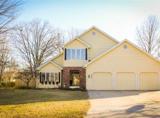 7245 SW Robins Dr, Topeka, KS 66610