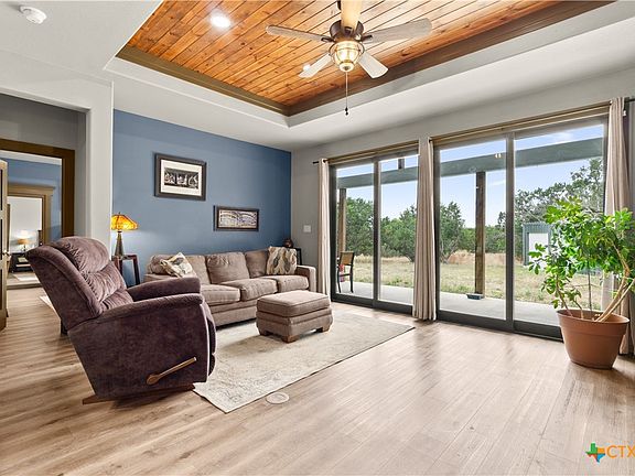 3rd image of 932 Whitetail Ridge Dr
