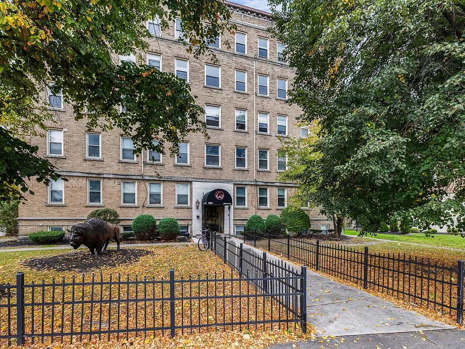 Gates Circle