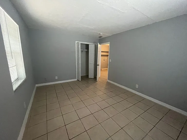 1100 Henrietta Ave — Photo 11