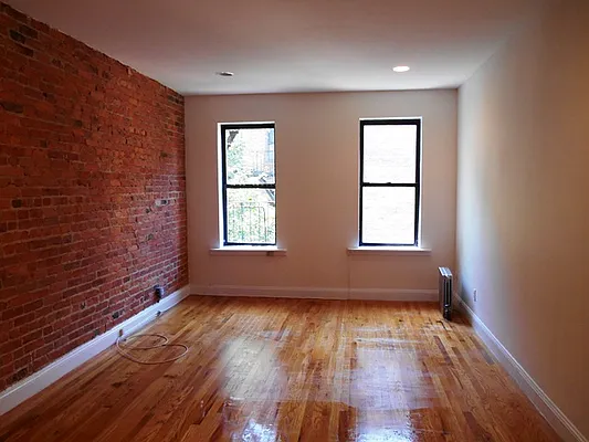 Rented by PMG Real Estate  | media 34