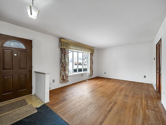 4th image of 38240 Tottenham Rd