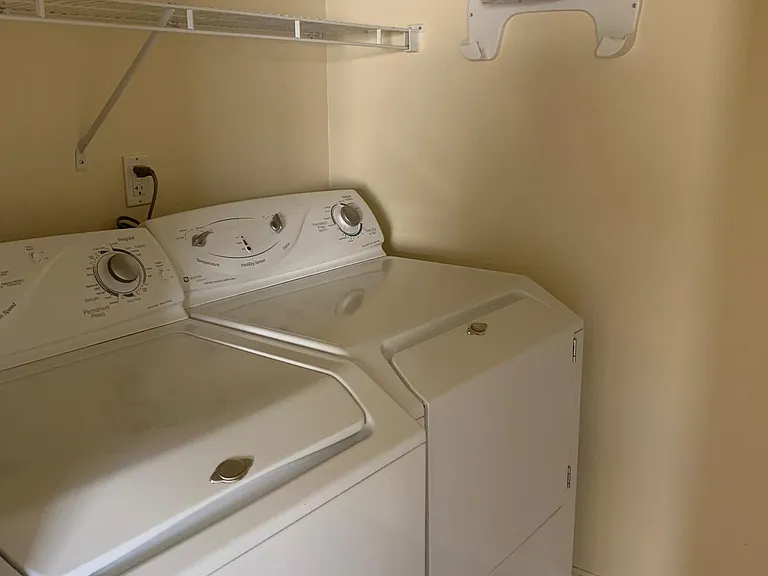 Laundry room with washer/dryer.